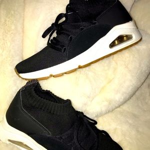 Sketchers Air Cooled Memory Foam